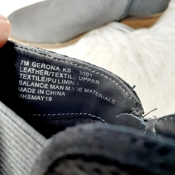 kensie Women's Gerona Ankle Boot E898 - Picture 10 of 11